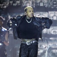 « Je serai le méchant »: Chris Brown double tout