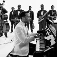 John Legend s&rsquo;inspire de sa vidéo « Ordinary People » pour le visuel cinématographique « Fireflies »