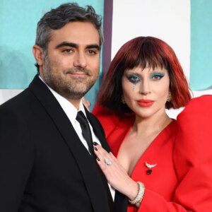 Lady Gaga accueille son premier bébé avec son fiancé Michael Polansky : rapports