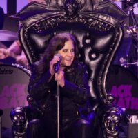 Le film de concert All-Star « Retour au début » d&rsquo;Ozzy Osbourne fixe la date de sa sortie en salles