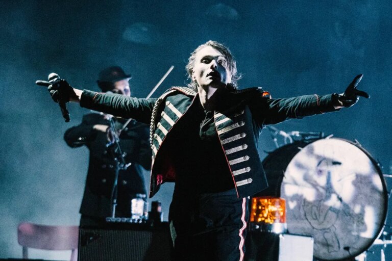 My Chemical Romance présente un nouvel album possible lors du spectacle de clôture de la tournée