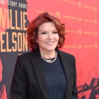 Rosanne Cash reporte trois spectacles en raison d&rsquo;une « urgence médicale inattendue »