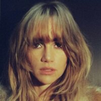 Suki Waterhouse fixe les dates de la tournée australienne Loveland pour décembre