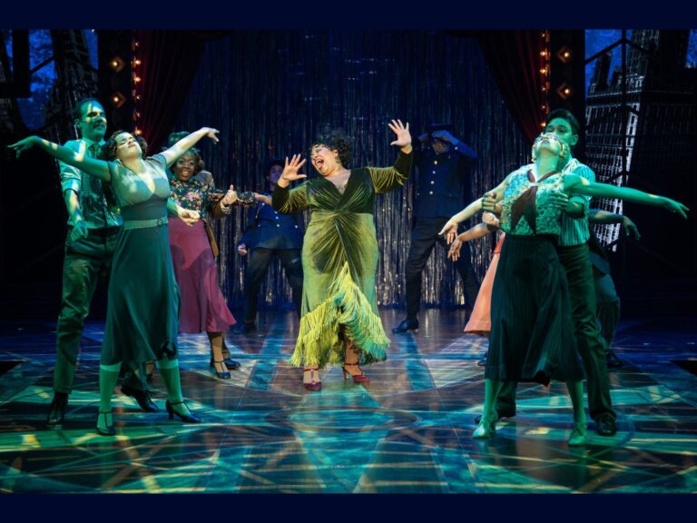 Un torride « Some Like It Hot » rouvre le théâtre familial Bernard d&rsquo;Olney