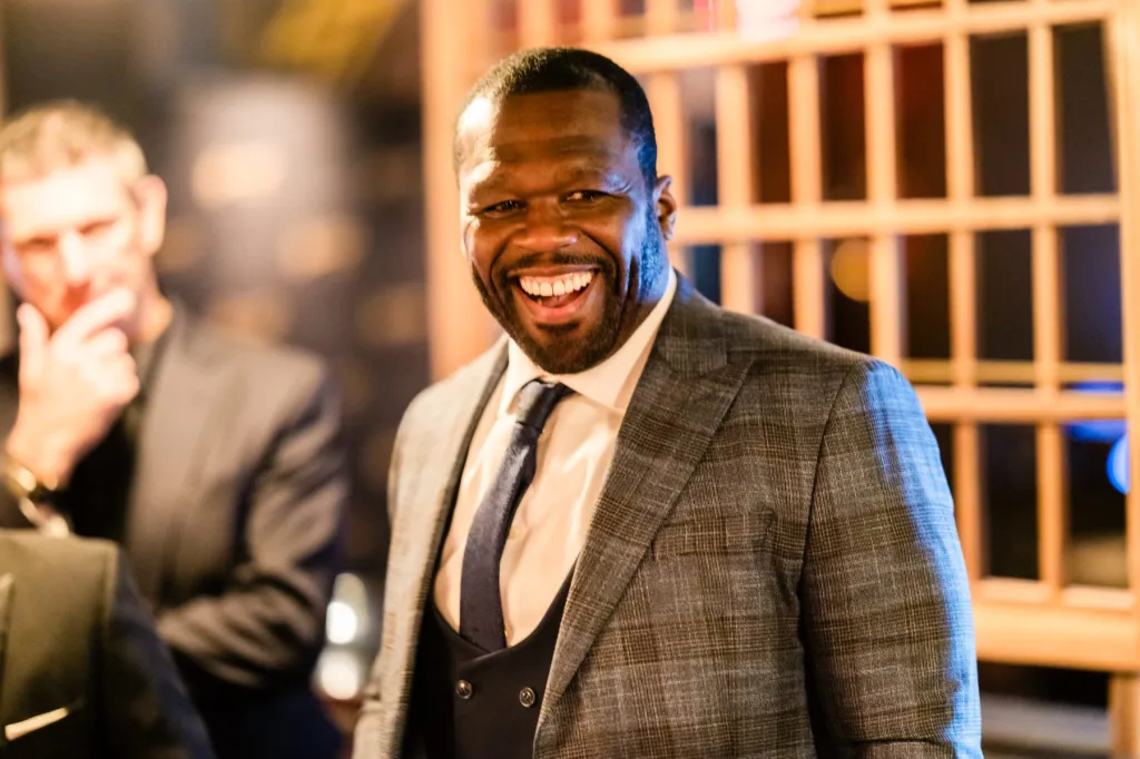 Voici comment 50 Cent a répondu de manière ludique au fait que Cardi B ne ressentait pas « 21 questions » lors d'une apparition en club