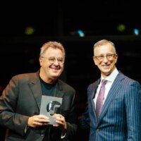 Vince Gill et Charlie Handsome mènent les lauréats du gala Or et Platine de la NMPA 2026