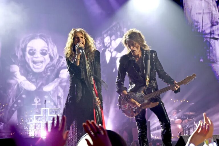 Aerosmith présente son premier spectacle en direct depuis plus de trois ans avec les concerts du Hollywood Bowl « & Friends »