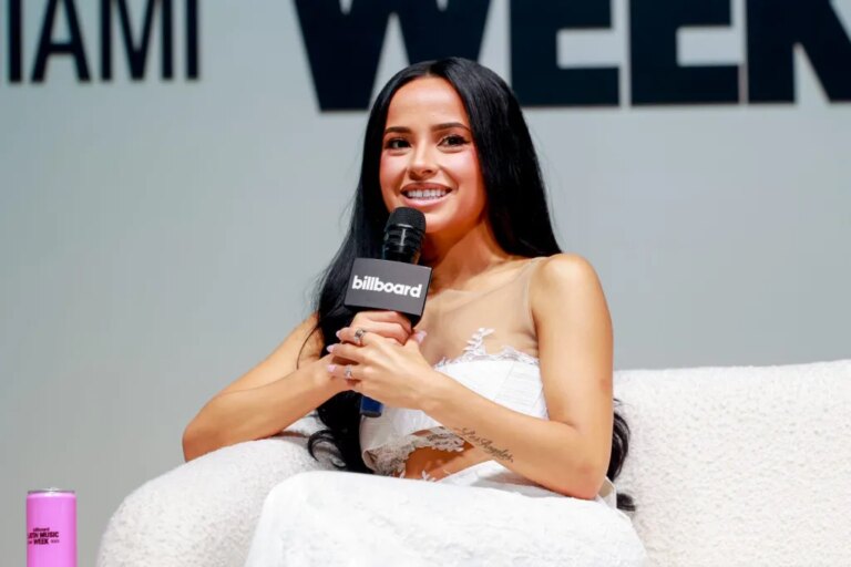 Becky G parle de « Baraja Bendita », de la sororité et de la raison pour laquelle « la joie latino est si importante » à la Latin Music Week