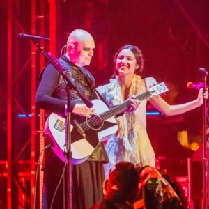 Billy Corgan explique pourquoi Olivia Rodrigo est la pop star préférée de votre rock star préférée : « Elle n&rsquo;a pas peur »