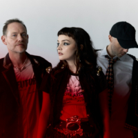 Chvrches sort le nouveau single « Overthinker » de son premier album en près de 6 ans : écoutez