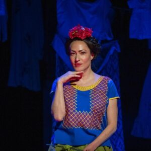 Dans « Frida…A Self Portrait » au STC, de près avec la femme qui peignait des selfies