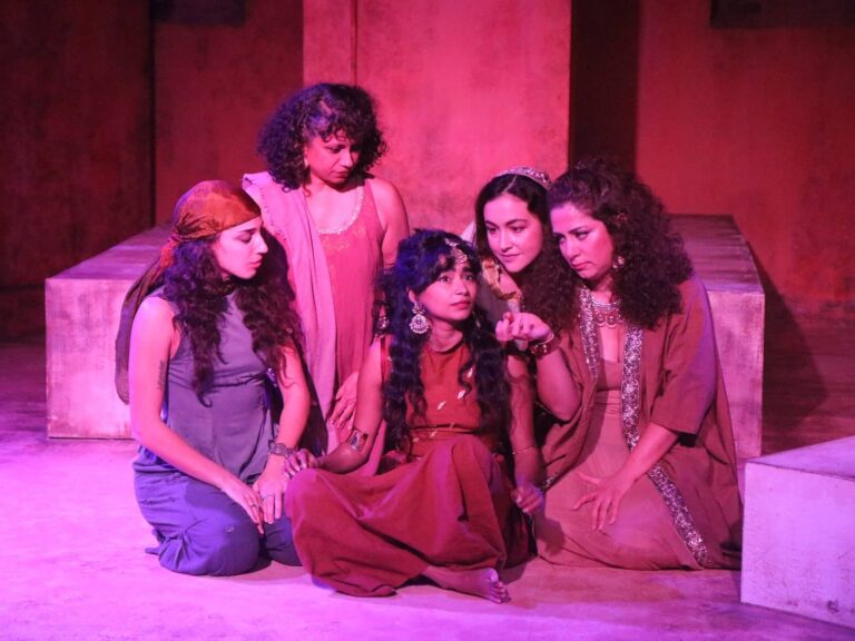 Des femmes captives racontent des histoires qui sauvent des vies dans « Hakawatis » au Spooky Action Theatre