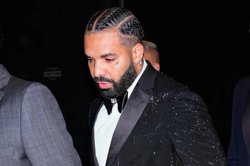 Drake fête ses 40 ans et partage des photos personnelles de son enfance : "Je t'accepte pour toi"