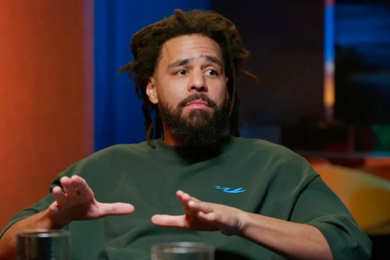 J. Cole réfléchit à la querelle de Kendrick Lamar et confirme qu&rsquo;il ne prend pas sa retraite : « Je n&rsquo;utilise pas du tout ce mot »