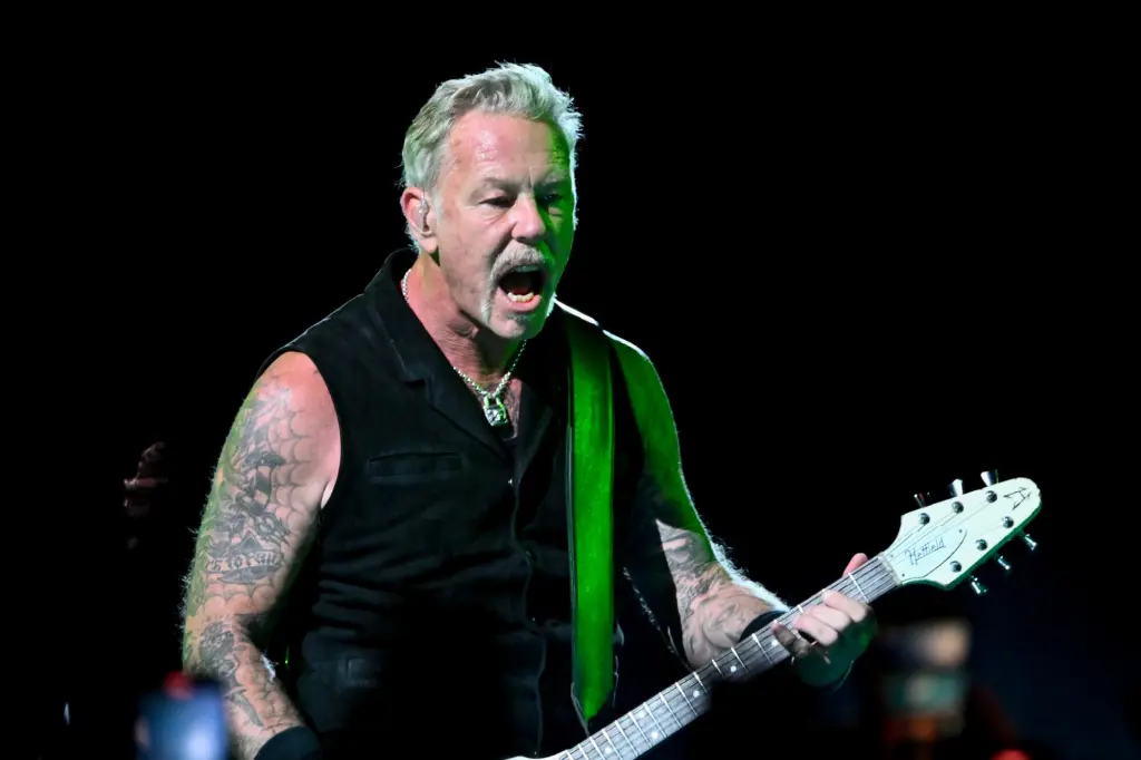 James Hetfield de Metallica a un message pour les artistes qui apportent leur programme « Bullsh- » sur scène
