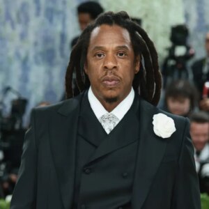 Jay-Z aura le même âge que cette légende du rock lorsqu&rsquo;il sera en tête d&rsquo;affiche du spectacle de mi-temps du Super Bowl LXI