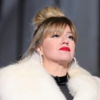 Kelly Clarkson critique le magasin de Brooklyn pour lui avoir offert le traitement de « jolie femme » : « vient de perdre une énorme vente »