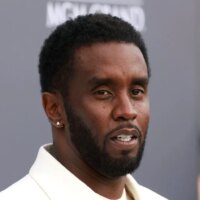 La famille de Diddy dément les informations faisant état d&rsquo;une prétendue bagarre en prison avec le chef du groupe de douche : « Il n&rsquo;y a pas eu de bagarre du tout »