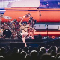 Le batteur de Journey, Deen Castronovo, souffre d&rsquo;une « urgence médicale » sur scène