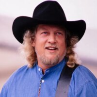 « Le grand et inégalé » : John Anderson rappelé par Blake Shelton, Tim McGraw et plus
