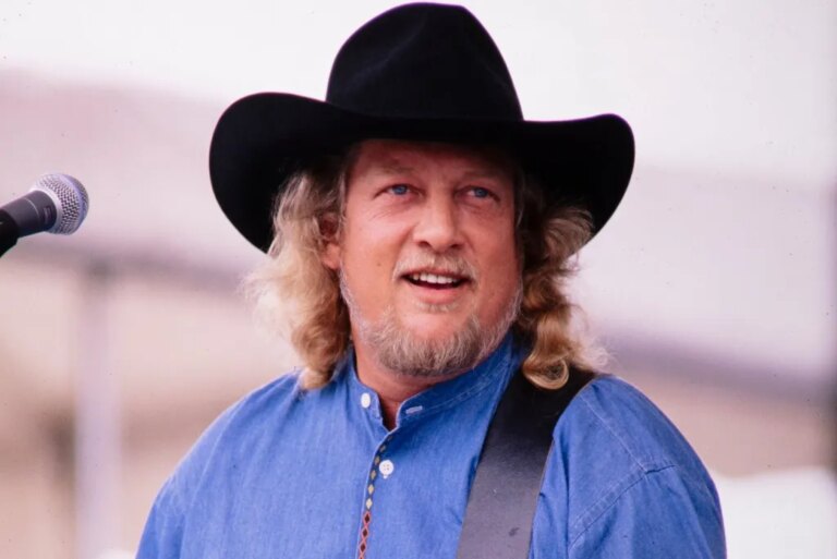 « Le grand et inégalé » : John Anderson rappelé par Blake Shelton, Tim McGraw et plus