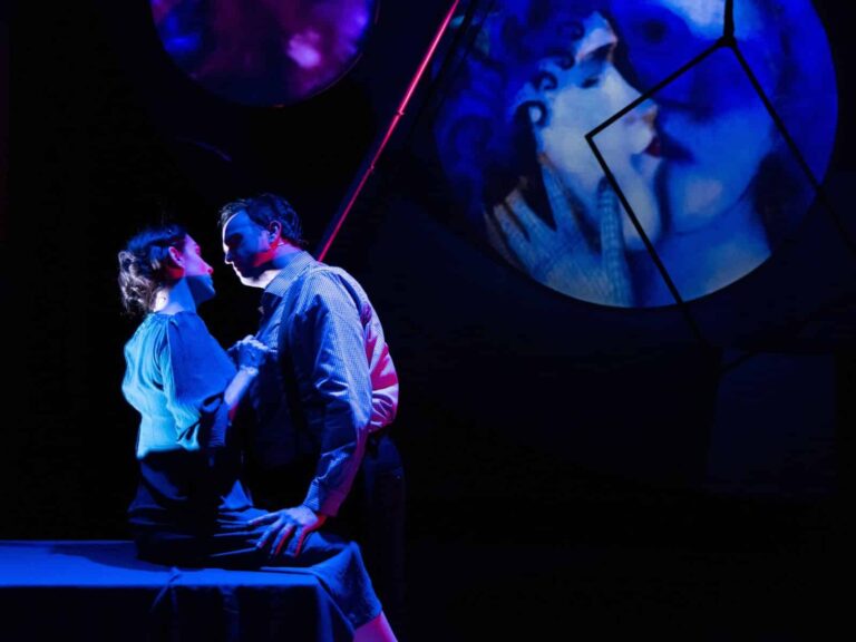 « Les Amoureux volants de Vitebsk » au Théâtre J est une œuvre d&rsquo;art
