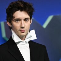 Les fans choisissent « She&rsquo;s the Best » de Troye Sivan comme nouvelle musique préférée de la semaine