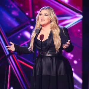 L&rsquo;interaction de Kelly Clarkson au Brooklyn Store Art of Play révélée dans la vidéo de sécurité du magasin