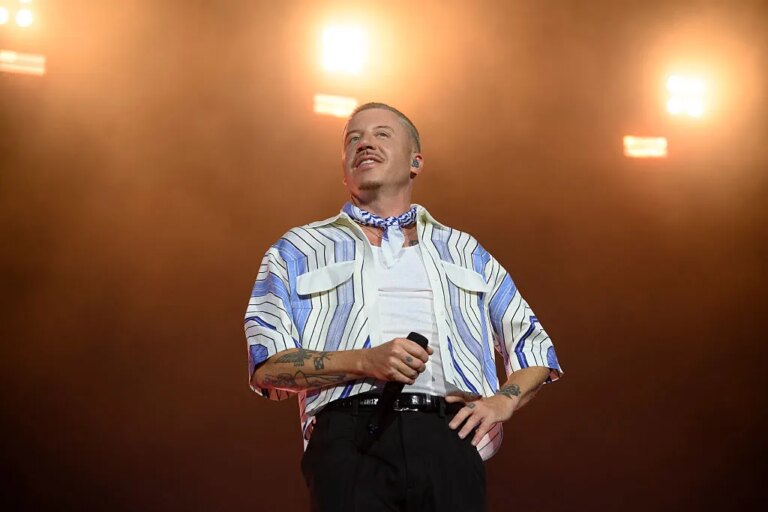 Macklemore s&rsquo;exprime sur la Palestine et ICE lors de son premier concert depuis la fin de la tournée d&rsquo;Ed Sheeran