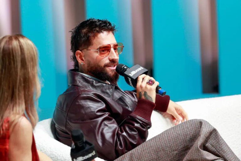Maluma parle de thérapie et de recherche d&rsquo;équilibre lors de la Billboard Latin Music Week et d&rsquo;autres moments édifiants