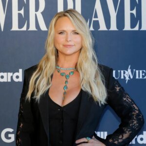 Miranda Lambert parle de l&rsquo;écriture de chansons, de la guérison et du chagrin d&rsquo;amour sur le podcast « Ross Golan » : « C&rsquo;était une émotion brute »