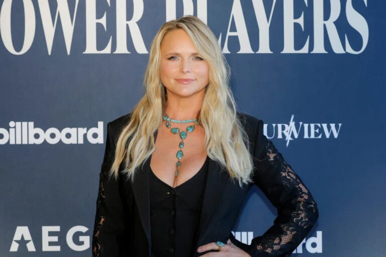 Miranda Lambert parle de l&rsquo;écriture de chansons, de la guérison et du chagrin d&rsquo;amour sur le podcast « Ross Golan » : « C&rsquo;était une émotion brute »