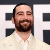 Noah Kahan réagit à la nomination au First Kids&rsquo; Choice Award : « Putain, je l&rsquo;ai enfin fait »