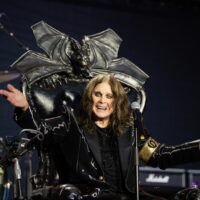 Sharon Osbourne dit que le film de concert « Retour au début » a capturé « chaque pore, chaque expression » d&rsquo;Ozzy avant sa mort