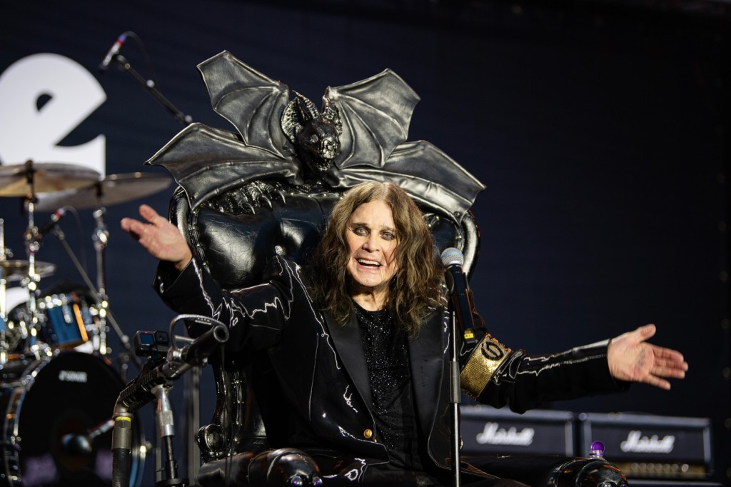 Sharon Osbourne dit que le film de concert "Retour au début" a capturé "chaque pore, chaque expression" d'Ozzy avant sa mort