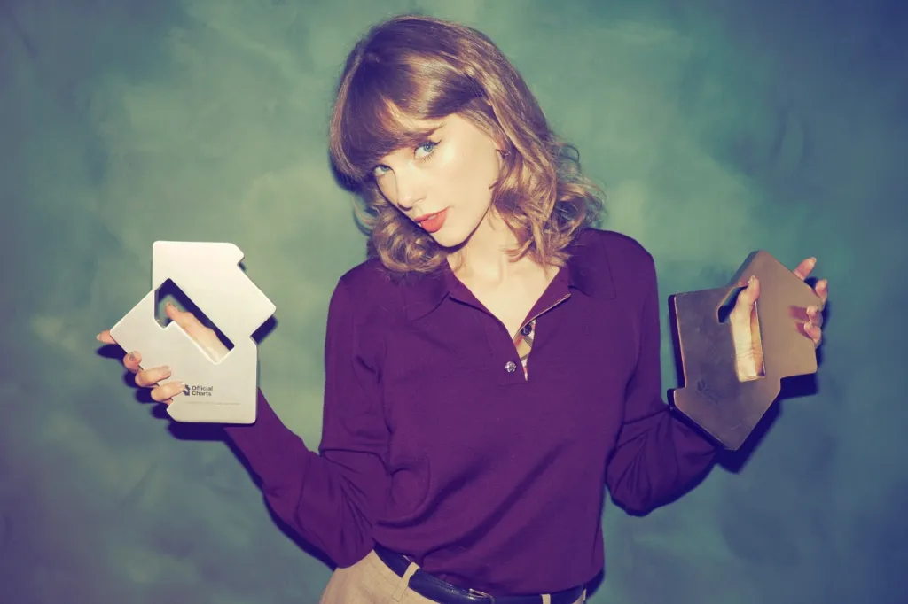 Taylor Swift remporte le doublé dans les charts britanniques avec "Patient Zero" et "The Life of a Showgirl" à la première place