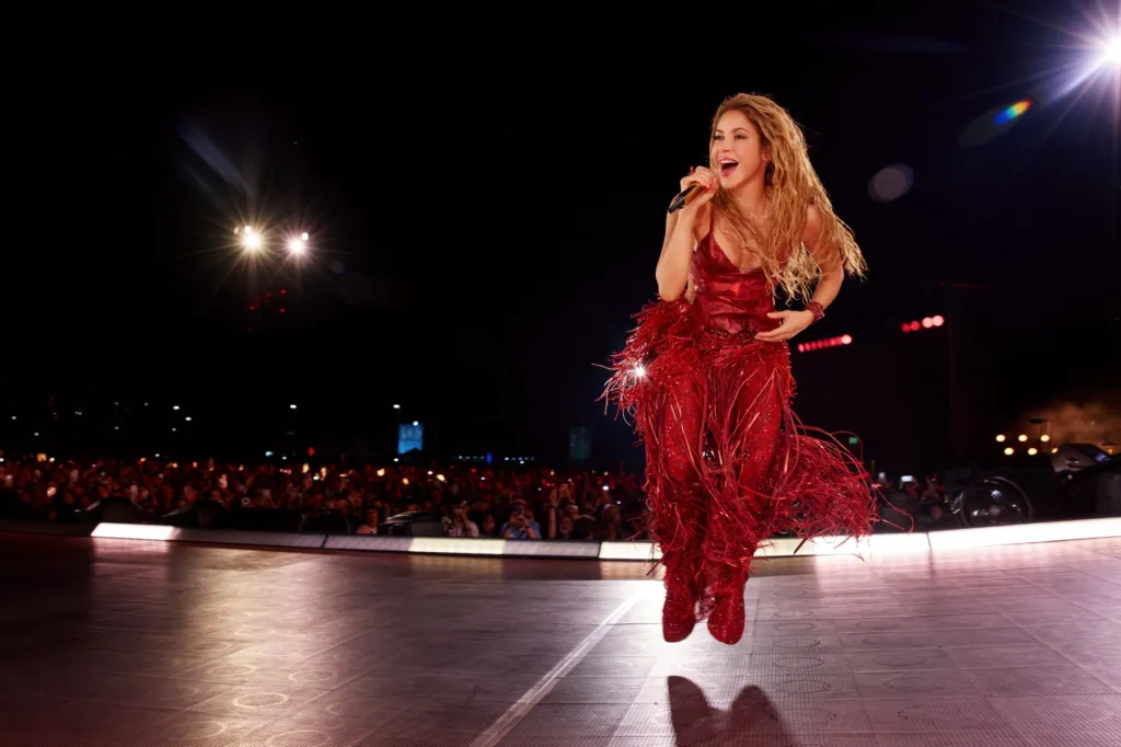 "The Last Dance" : Shakira annonce Maluma parmi les invités pour la finale de sa résidence à Madrid