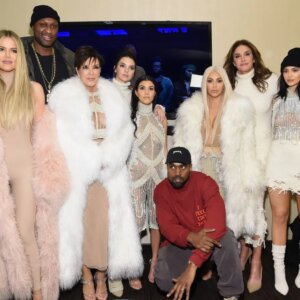 Vous avez « déchiré » la famille Kardashian pour ne pas avoir voté pour lui lors des élections de 2020, coupée de la saison finale « L&rsquo;incroyable famille Kardashian », déclare le producteur