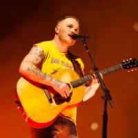« Young Manhood and Other Donatable Organs » de Zach Bryan fait ses débuts au sommet de trois classements d&rsquo;albums
